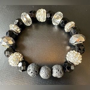 🖤🪩Aromatherapy Beads and Sparkly Bracelet🪩🖤